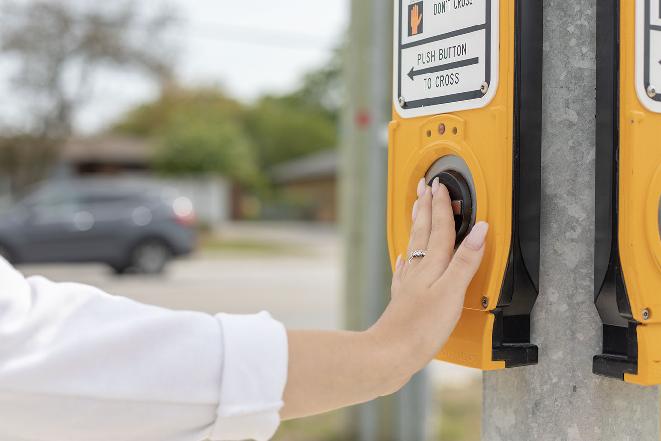 LISTEN: Intersections with audible pedestrian signals will have new ...